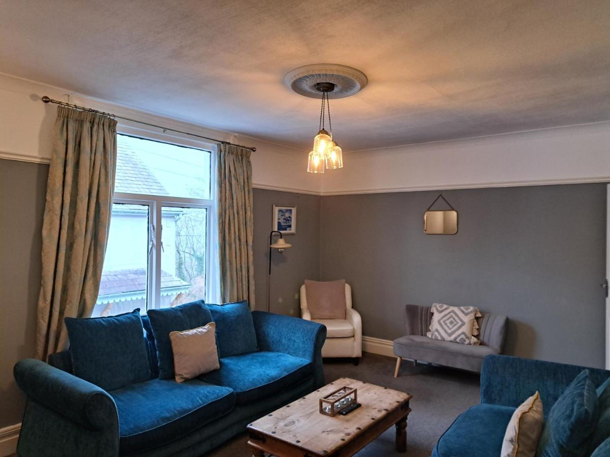 Apartment Apartment, Quirky Pub With Tropical Beer Garden