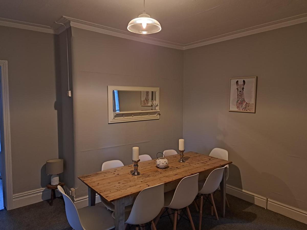 Apartment, Quirky Pub With Tropical Beer Garden