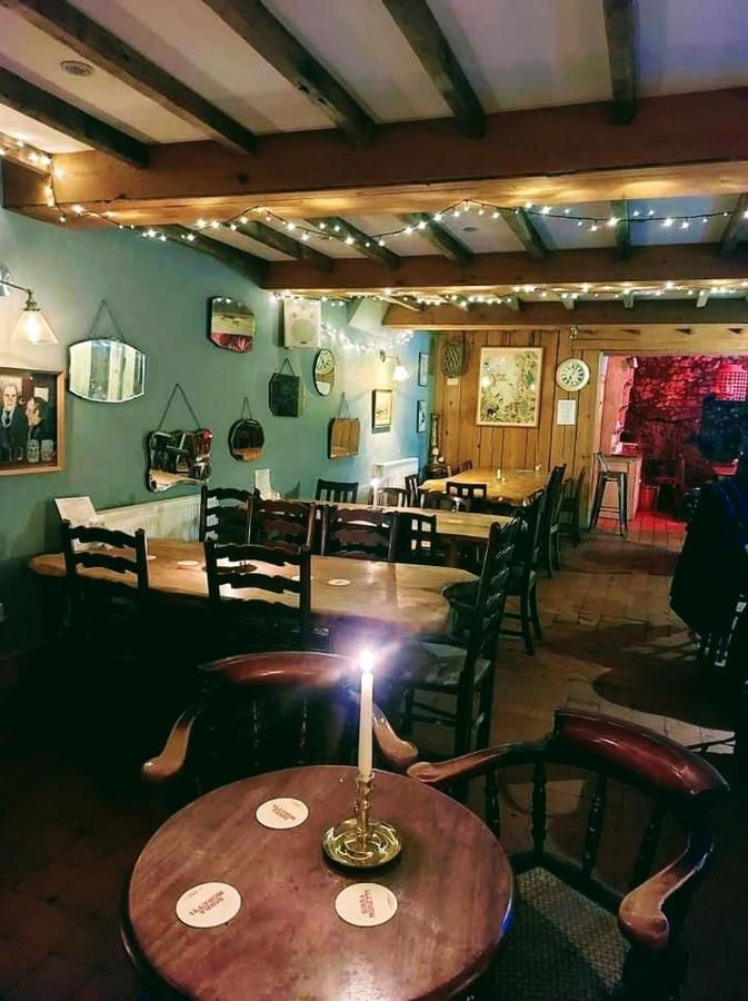 Apartment, Quirky Pub With Tropical Beer Garden Appartamento